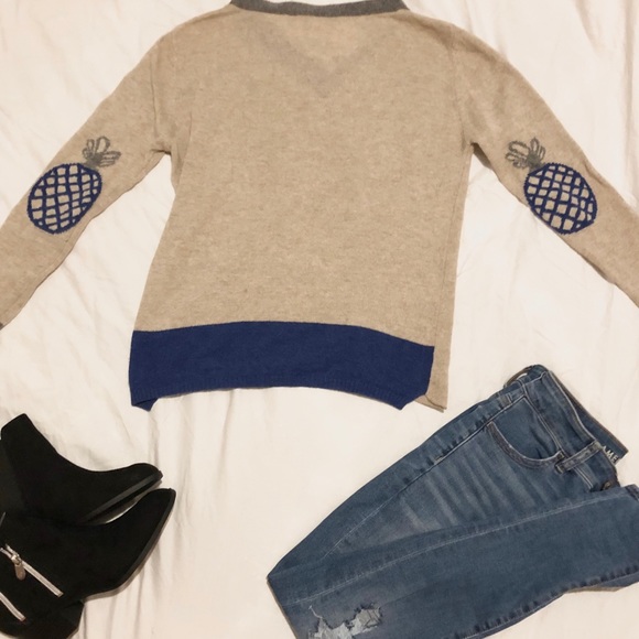 Dr. Bloom sweater with pineapples on the elbows - Picture 3 of 5